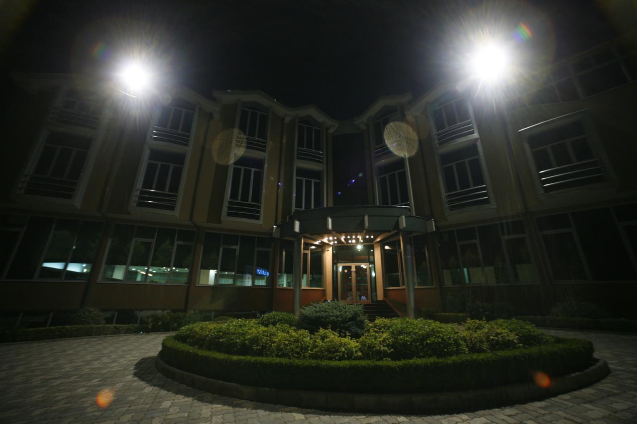 Dajti Park Hotel Priska e Madhe Bagian luar foto
