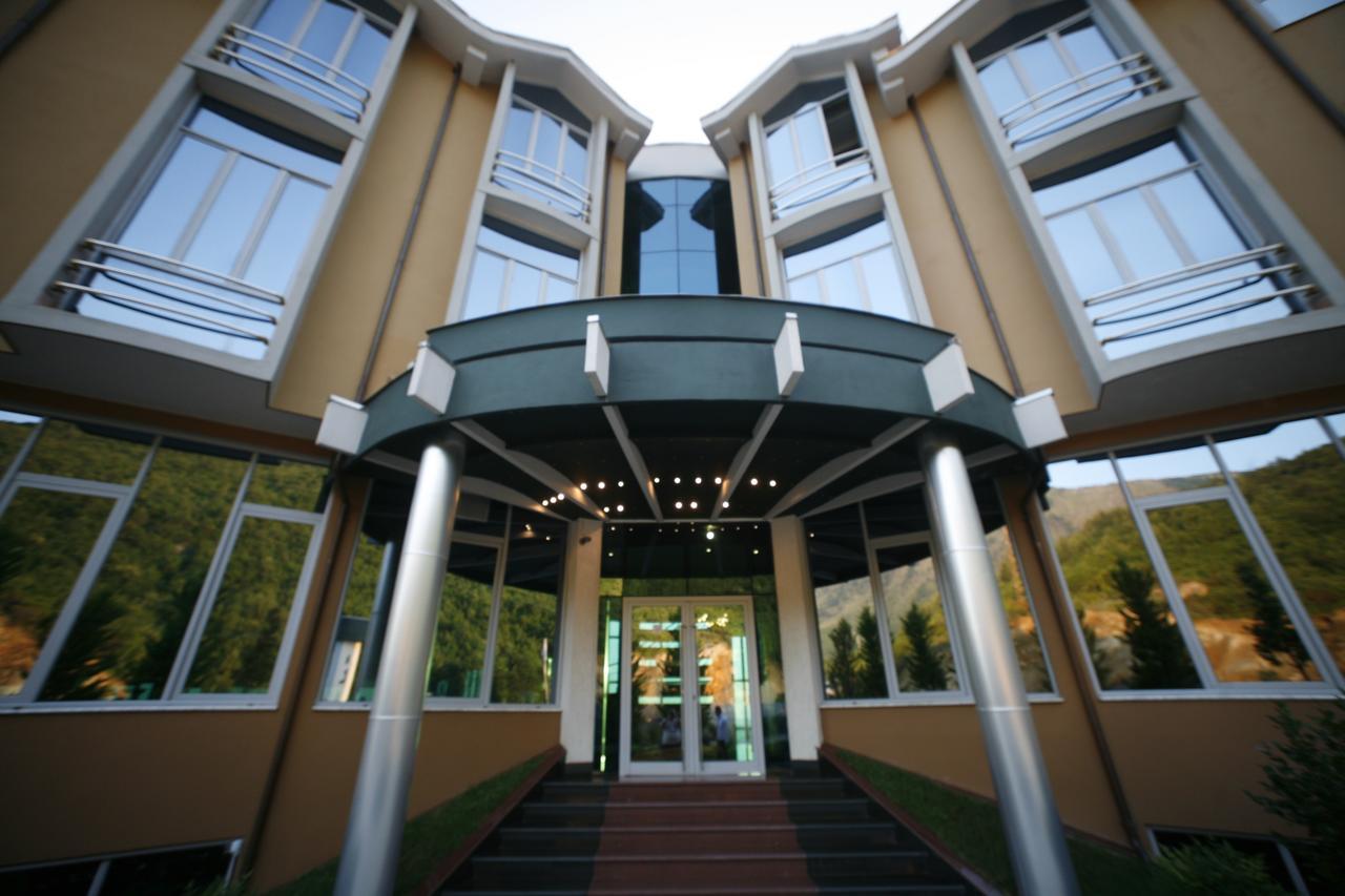 Dajti Park Hotel Priska e Madhe Bagian luar foto