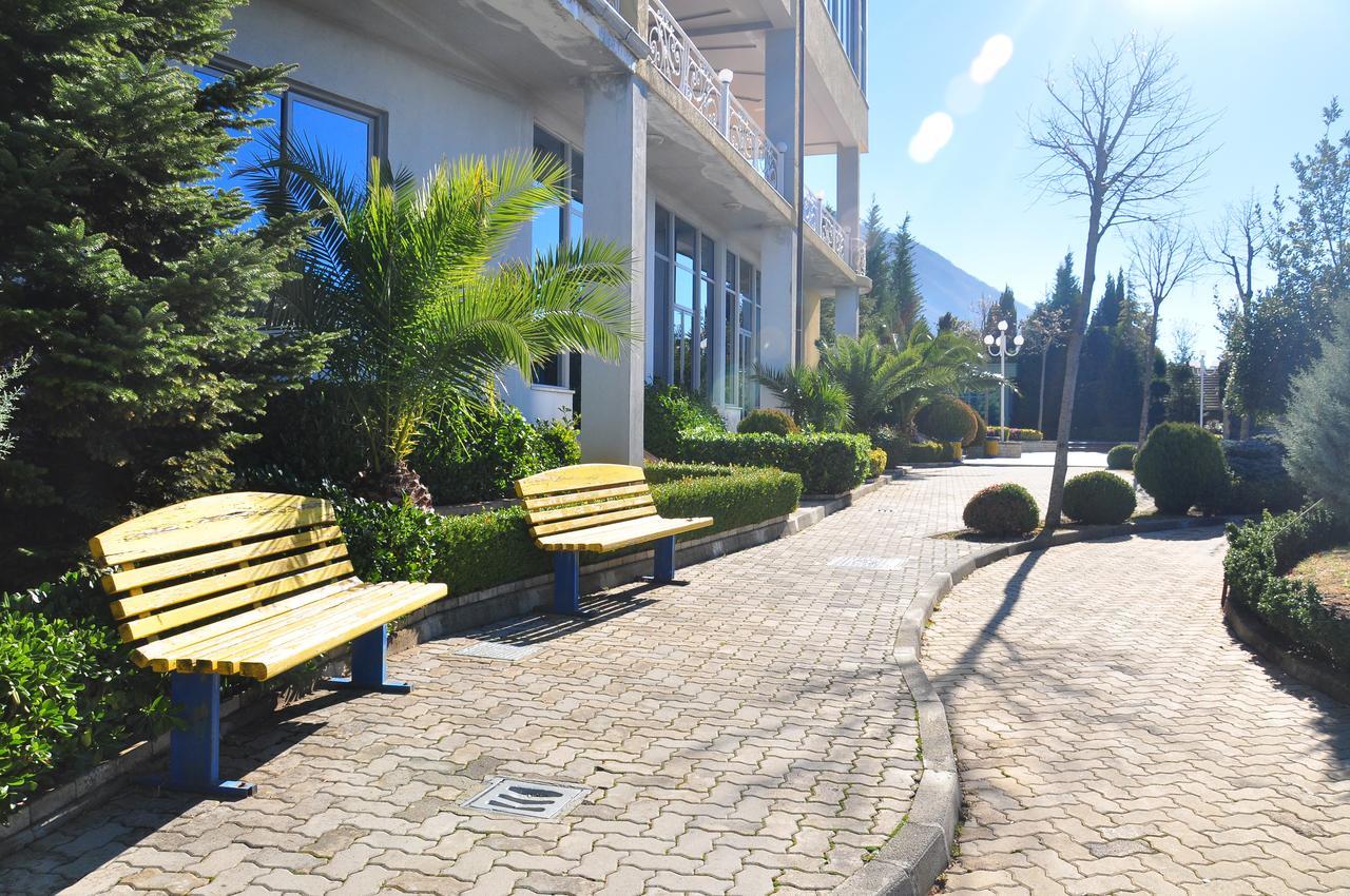 Dajti Park Hotel Priska e Madhe Bagian luar foto