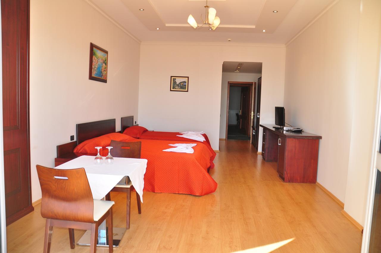 Dajti Park Hotel Priska e Madhe Bagian luar foto